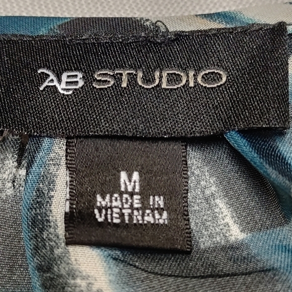 AB Studio Women's Keyhole Neck Asymmetric Sleeve Top Blouse Size M - Picture 9 of 10